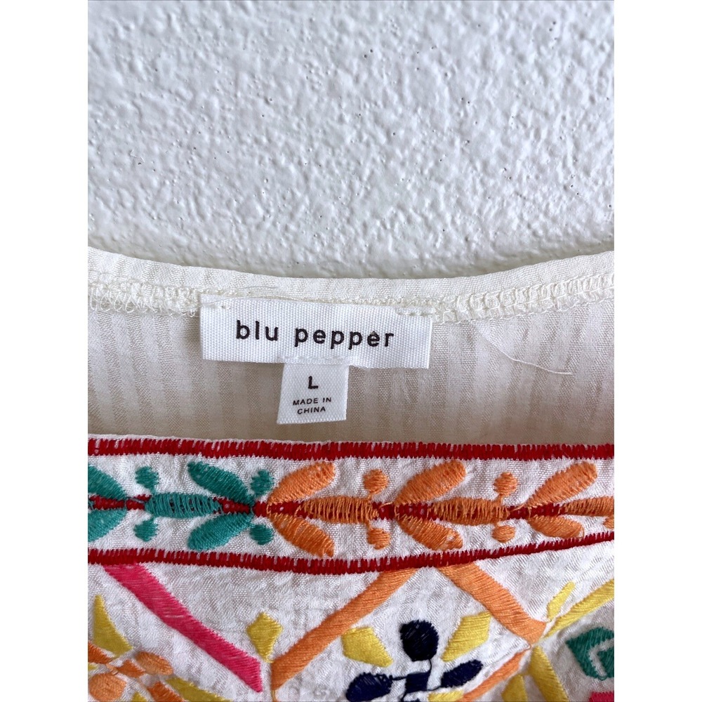 Blu Pepper Women Large Embroidered Peasant Top Colorful Details Square Neckline - Picture 6 of 9